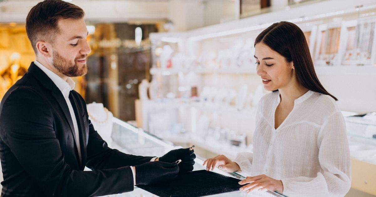 Digital convenience does not replace luxury experience