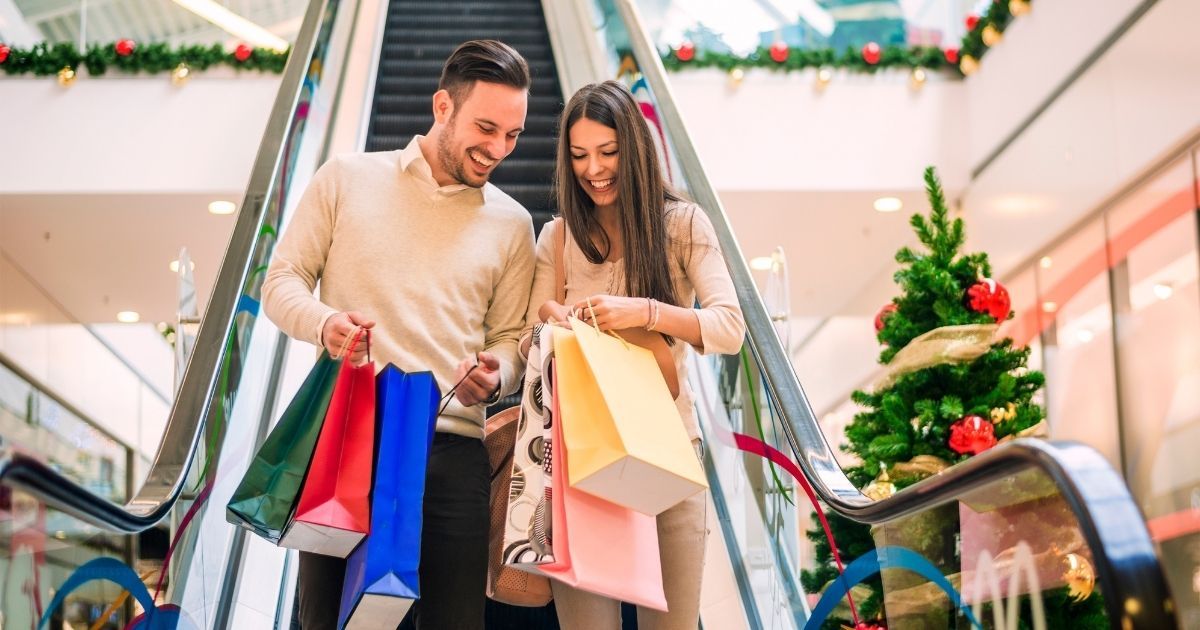 Understand what role each channel plays in the holiday purchase